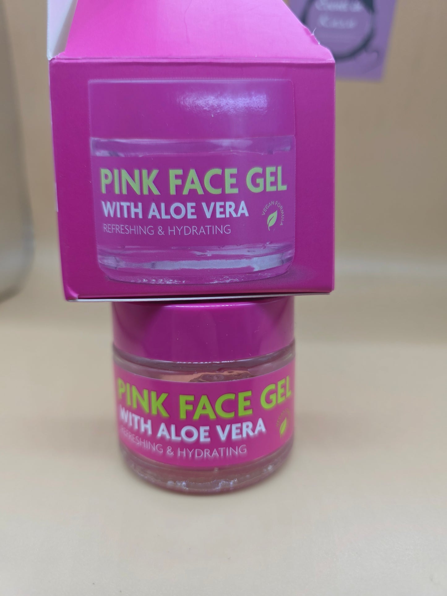 Gel viso rinfrescante e idratante.