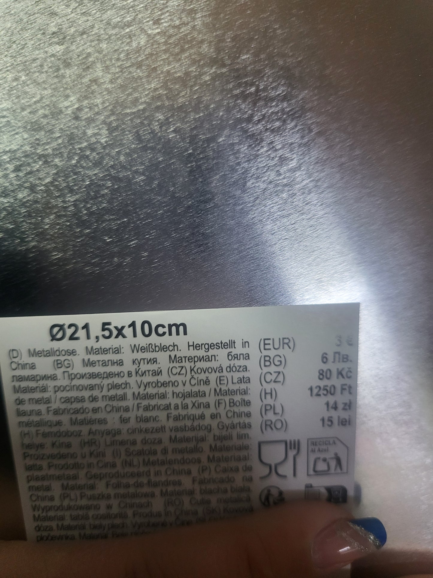 Tris scatole in latta